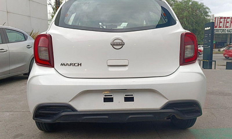 Nissan March 2022...