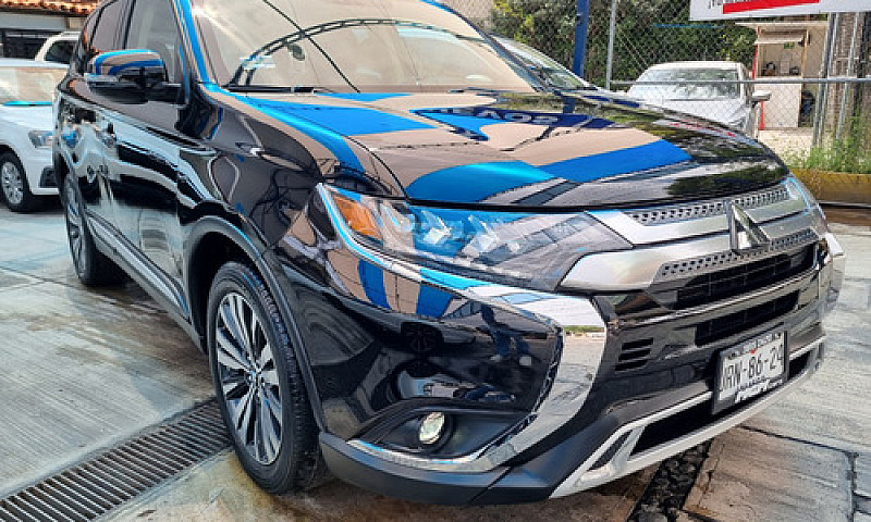 Mitsubishi Outlander...