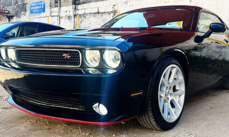 Dodge Challenger 5.7...