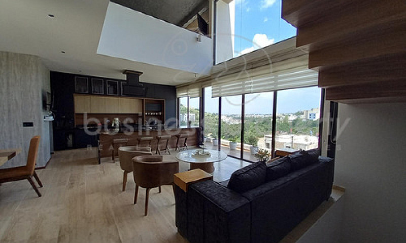 Casa En Lomas De Bel...