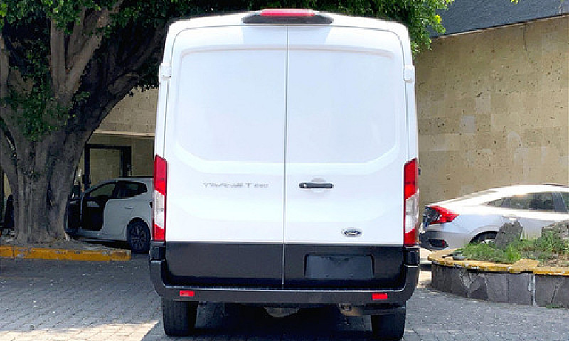 Ford Transit 2020...
