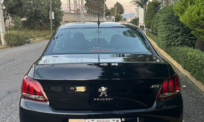 Peugeot 301 1.6 Allu...