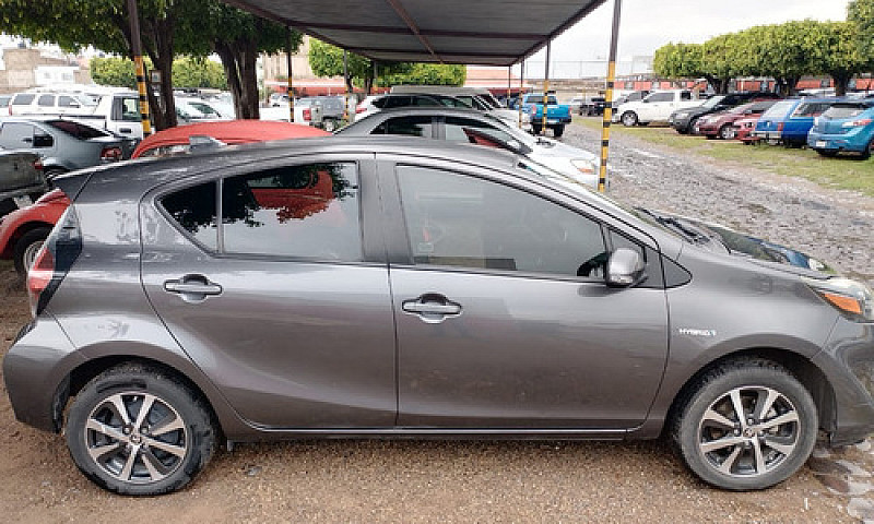 Toyota Prius C 1.5 H...