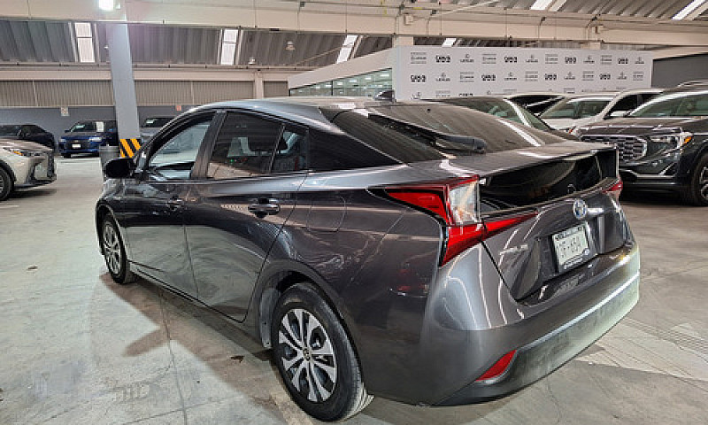 Toyota Prius 2020...