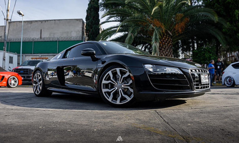 Audi R8 5.2L V10 Qua...