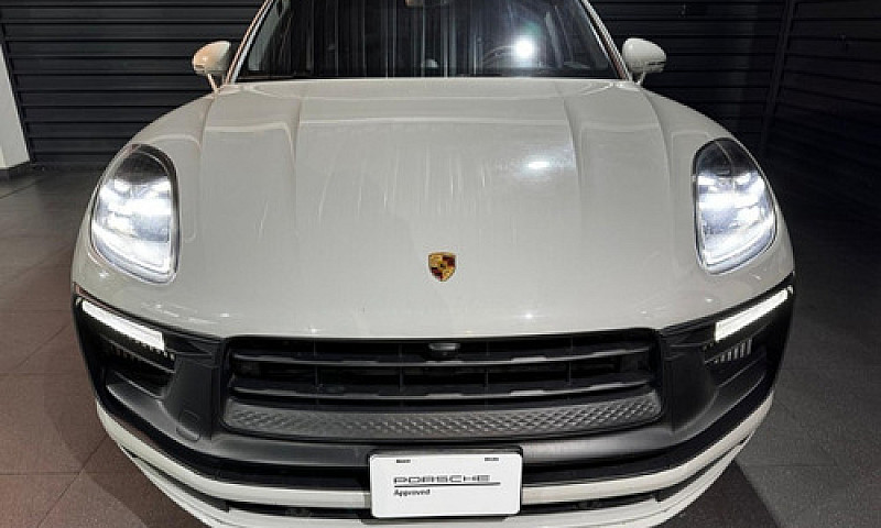 Porsche  Macan  2023...