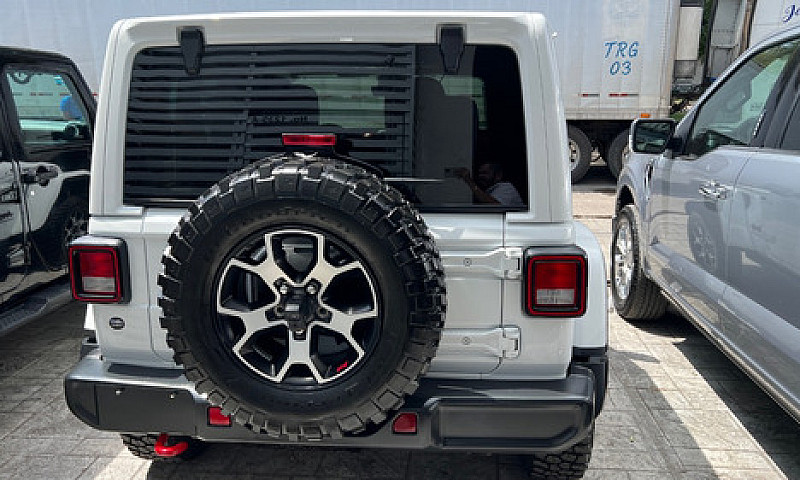 Jeep Wrangler Unlimi...