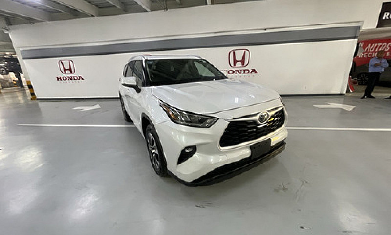 Toyota Highlander 3....