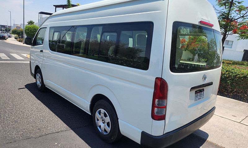 Toyota Hiace 2.7 Ven...