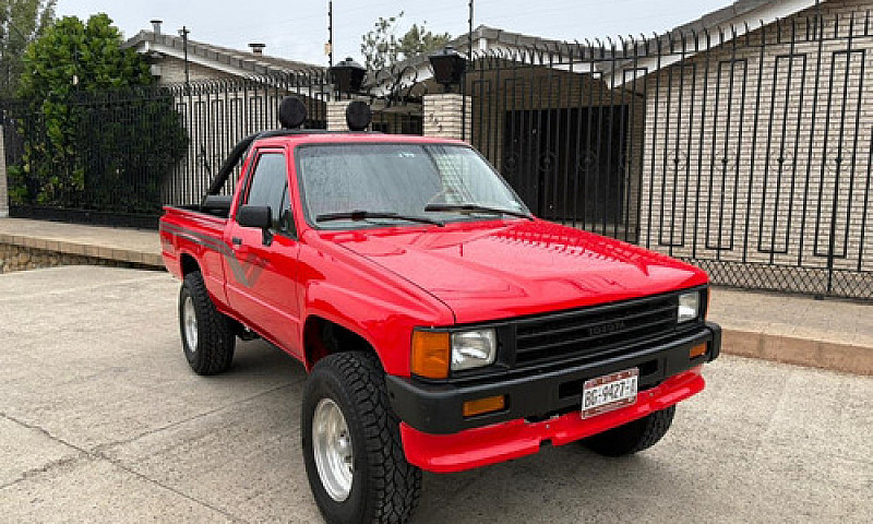 Toyota Hilux 1987 · ...
