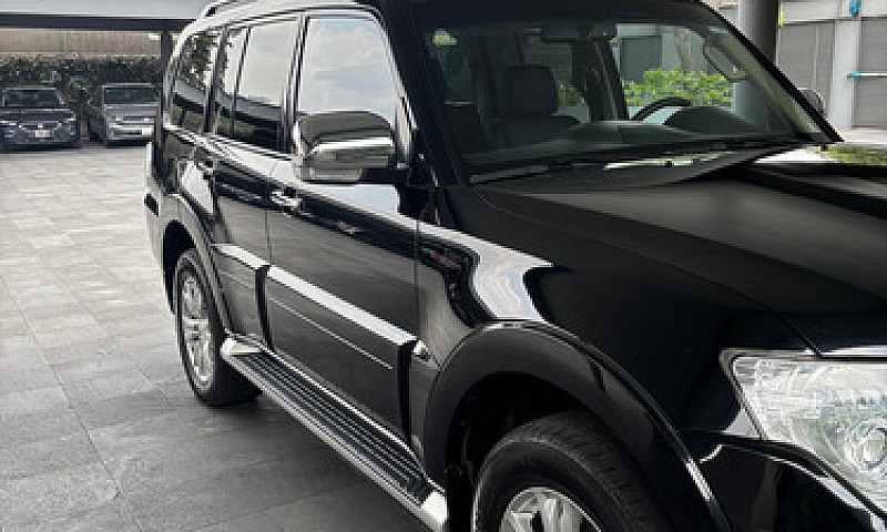 Mitsubishi Montero 3...