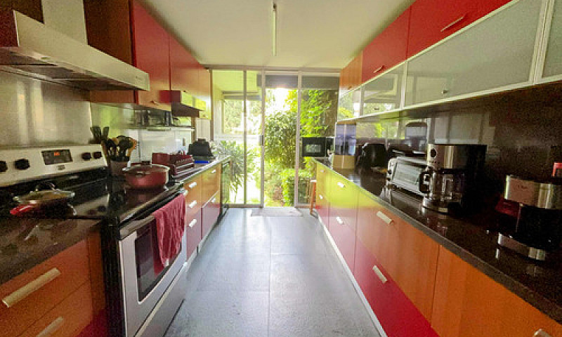 Casa En Venta En Bos...