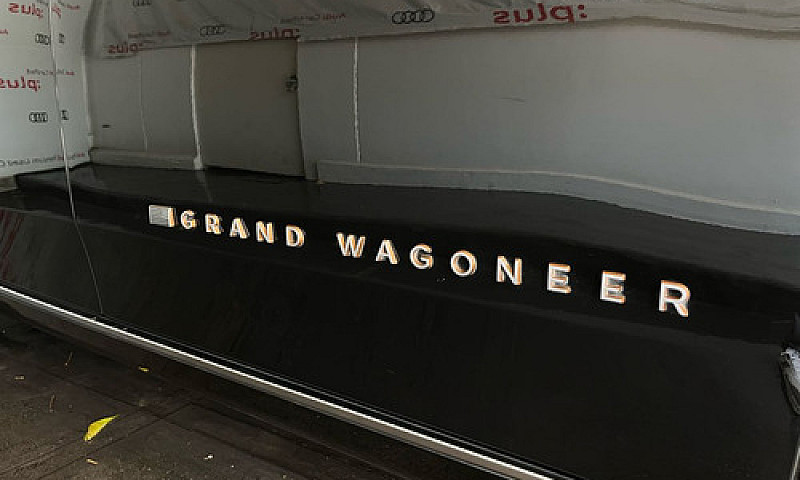 Jeep Grand Wagoneer ...