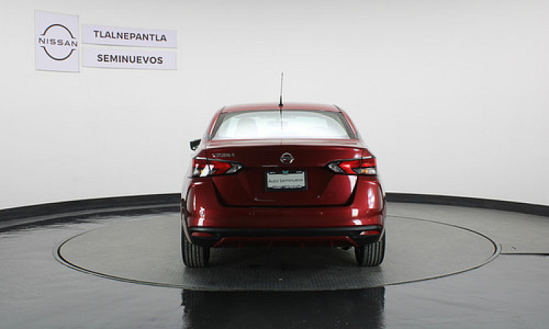 Nissan Versa 2020...