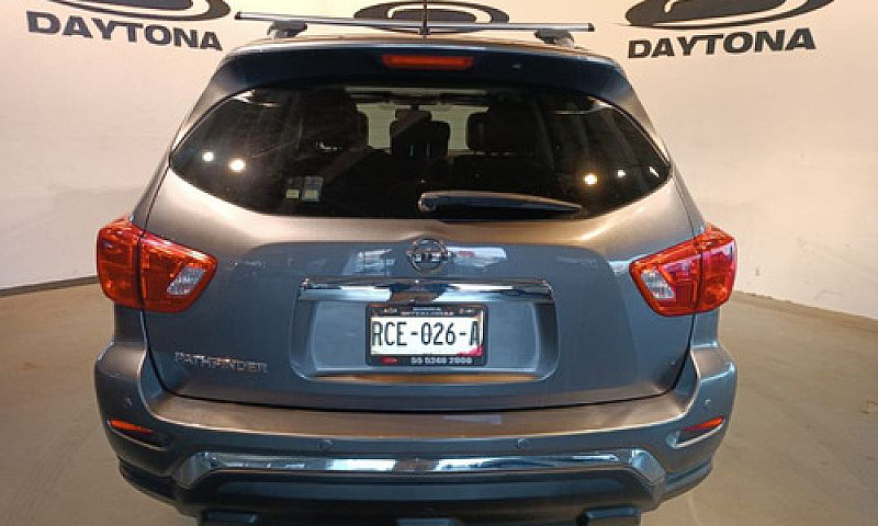 Nissan Pathfinder 20...