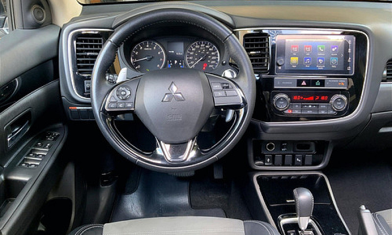 Mitsubishi Outlander...