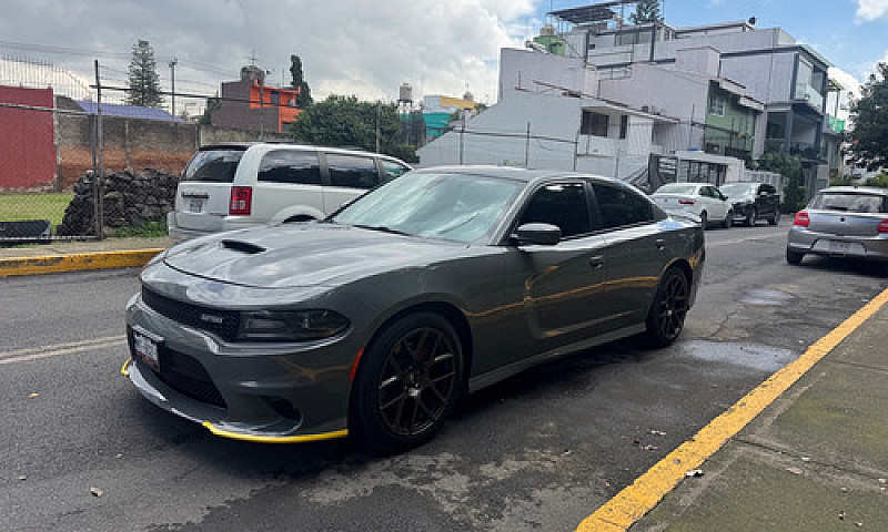 Dodge Charger 5.7 R-...
