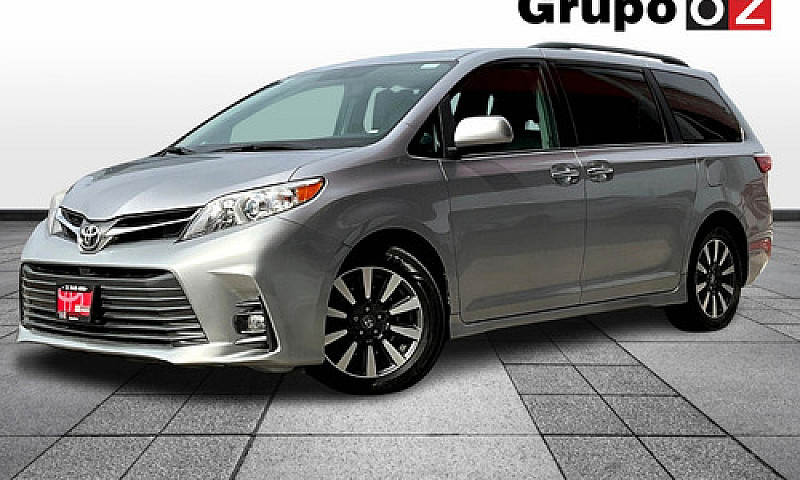 Toyota  Sienna  2018...