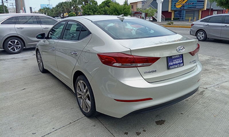 Hyundai Elantra 2017...