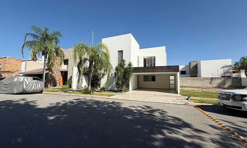 Casa En Venta Las Vi...