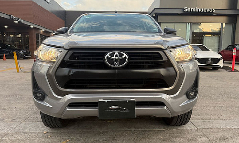 Toyota Hilux 2021...