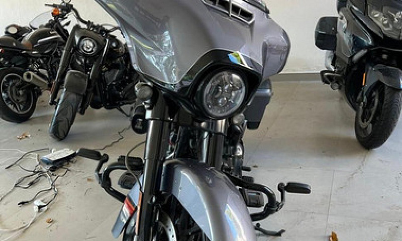 Harley Davidson Stre...