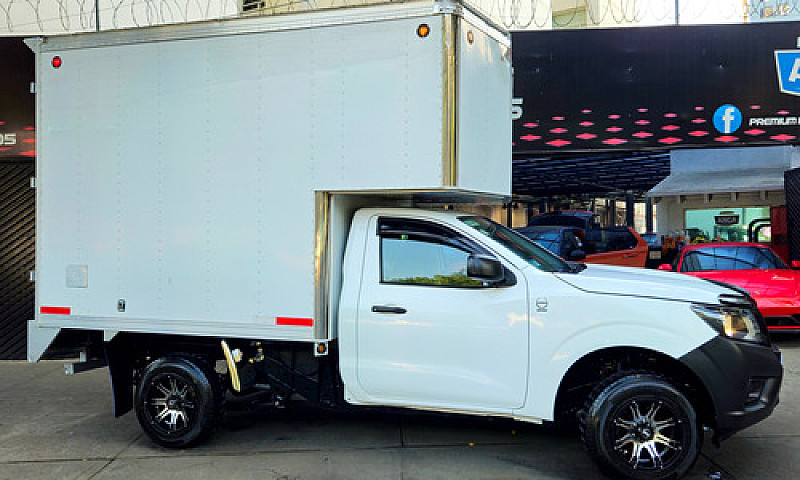 Nissan Np 300 2018...