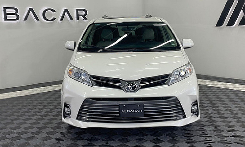 Toyota Sienna 2018...