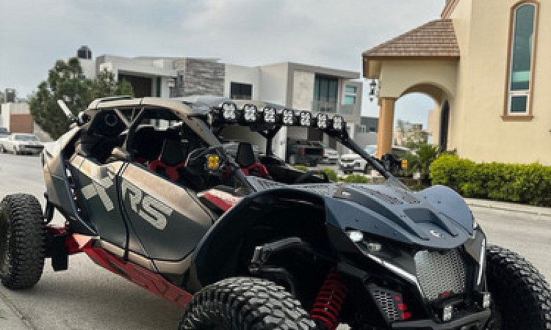 Can Am Maverick R Xr...