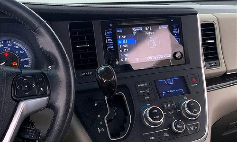 Toyota Sienna 2015...