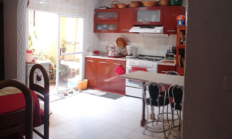 Casa En Venta En Eca...