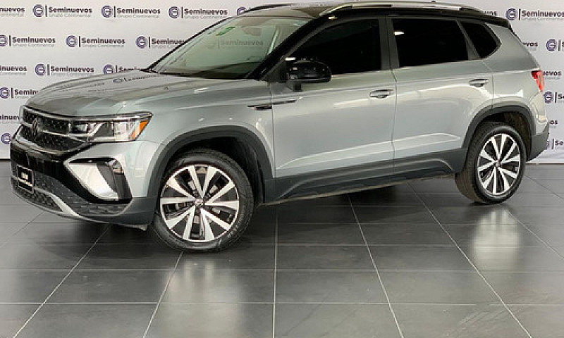 Volkswagen Taos 2023...