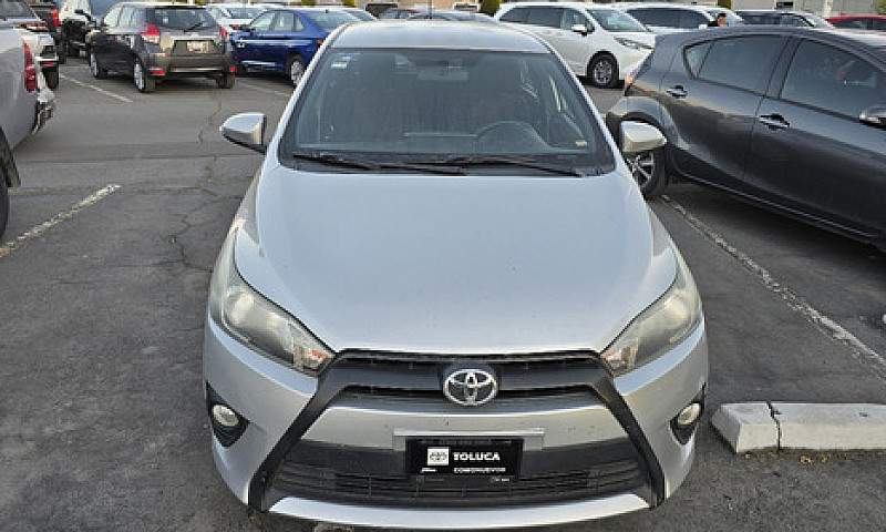 Toyota  Yaris  2017...