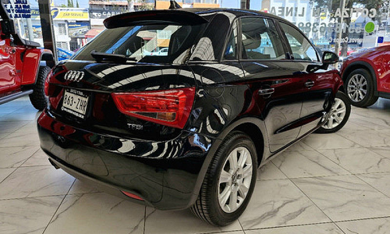 Audi  A1  2014...