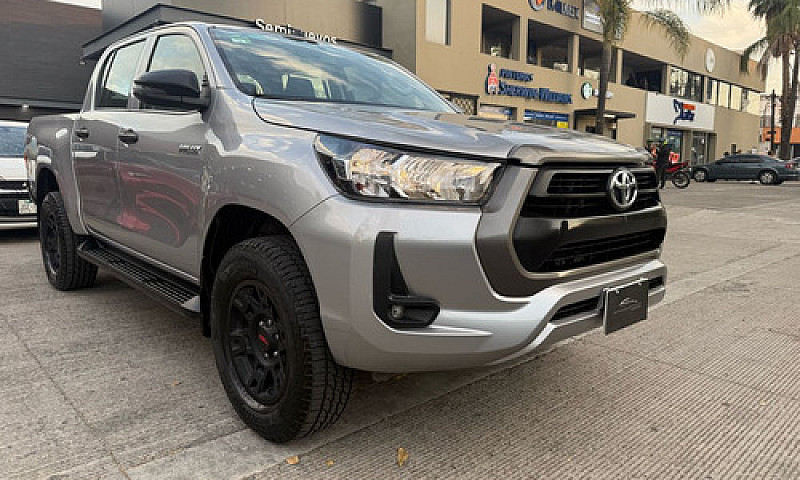 Toyota Hilux 2021...