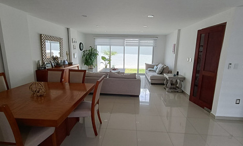 Moderna Casa En Priv...
