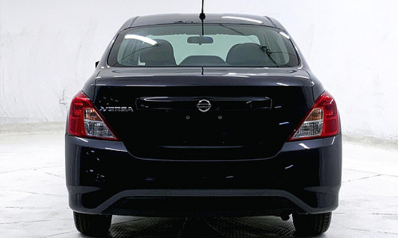 Nissan Versa 2017...