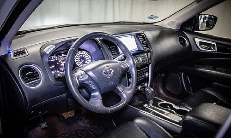 Nissan Pathfinder 20...