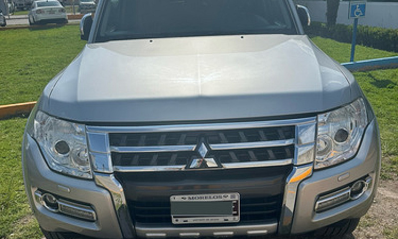 Mitsubishi Montero 3...