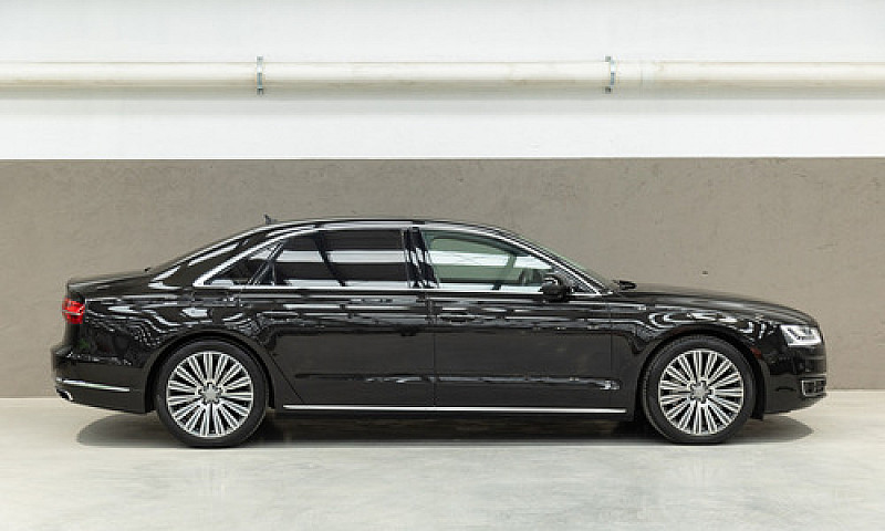 Audi A8 2017...