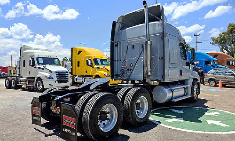 Freightliner Cascadi...