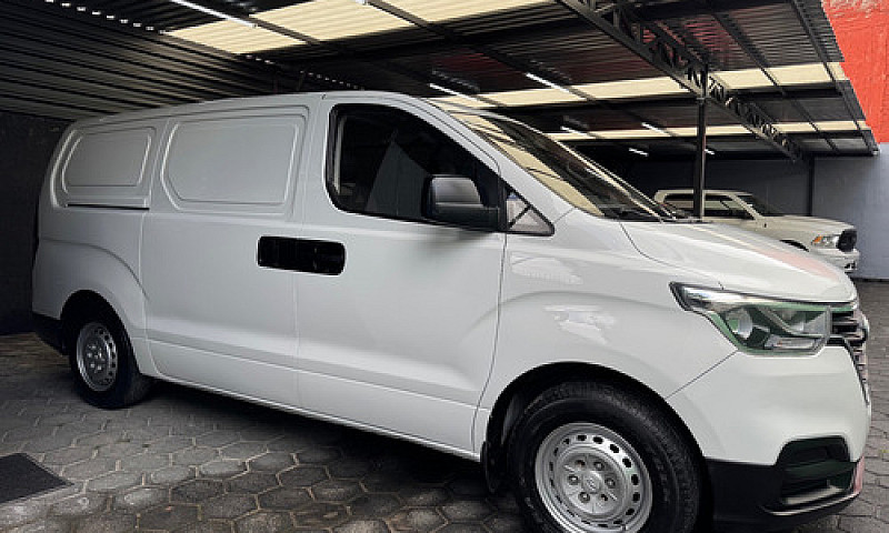 Hyundai Starex 2.4 C...