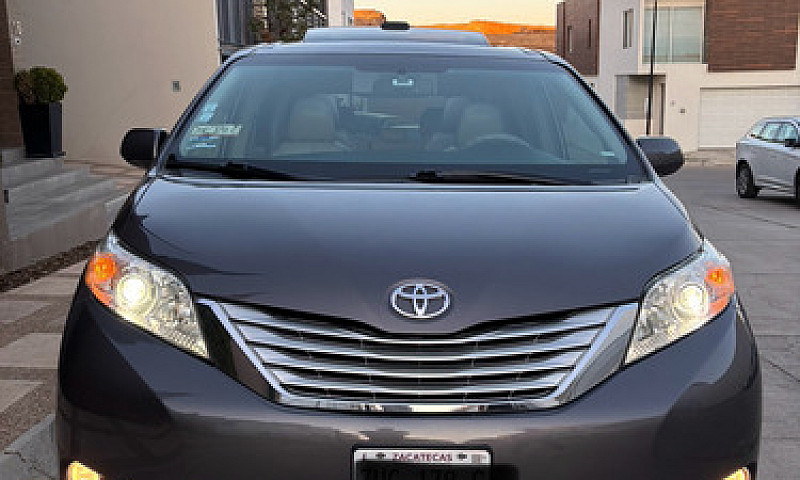 Toyota Sienna Xle Pi...