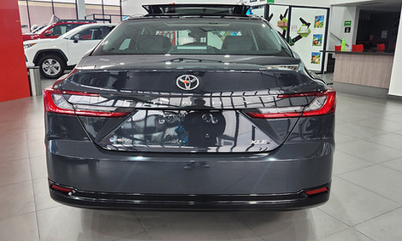 Toyota Camry 2.5 Hev...