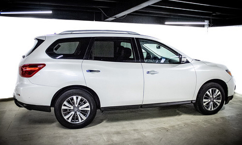 Nissan Pathfinder 20...