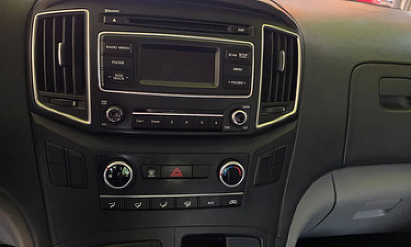 Hyundai Starex 2.4 C...