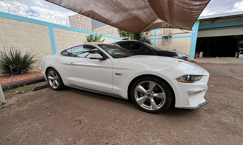 Ford Mustang 5.0L Gt...