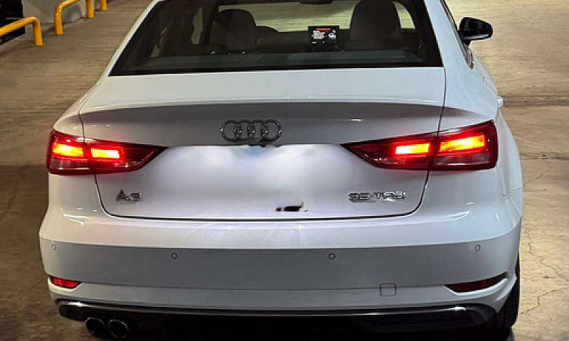 Audi A3 1.4 Sedán Dy...