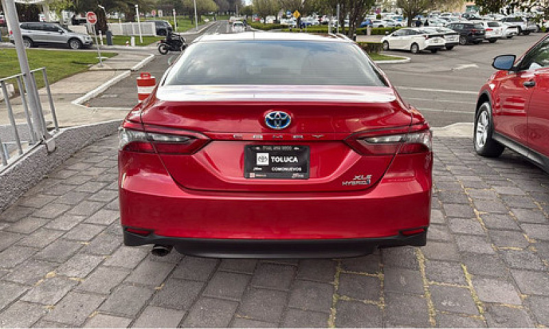 Toyota Camry 2023...