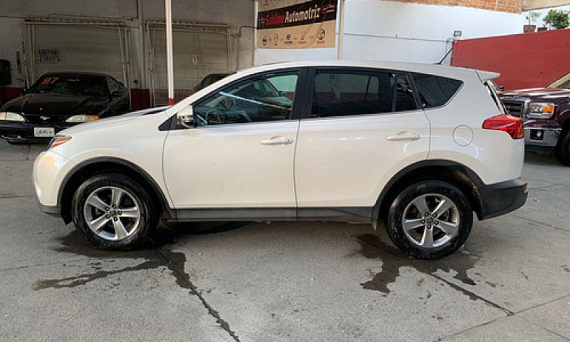 Toyota Rav4 2015...